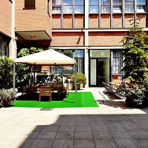 Hostel Mio, Mediolan