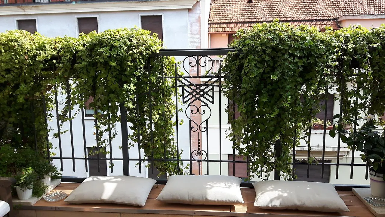 Bed and Breakfast Bronzino House Milano Italia